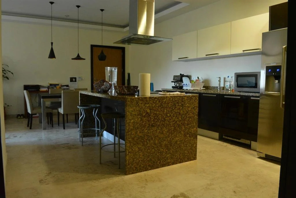 Pajaro de Fuego, Chelsea's Luxury Units