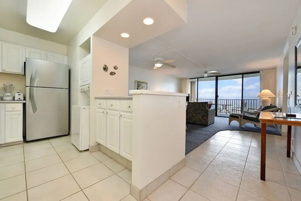 Valley Isle #808 2 Bedroom Condo by RedAwning