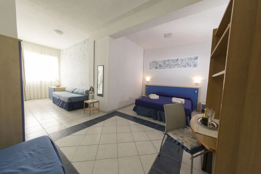 Lewis Rooms Poetto Beach