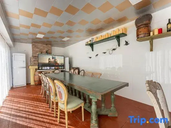 Miss Dong Manor Homestay