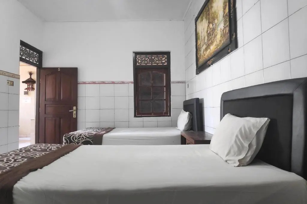 OYO 3694 Gong Corner Guest House 2