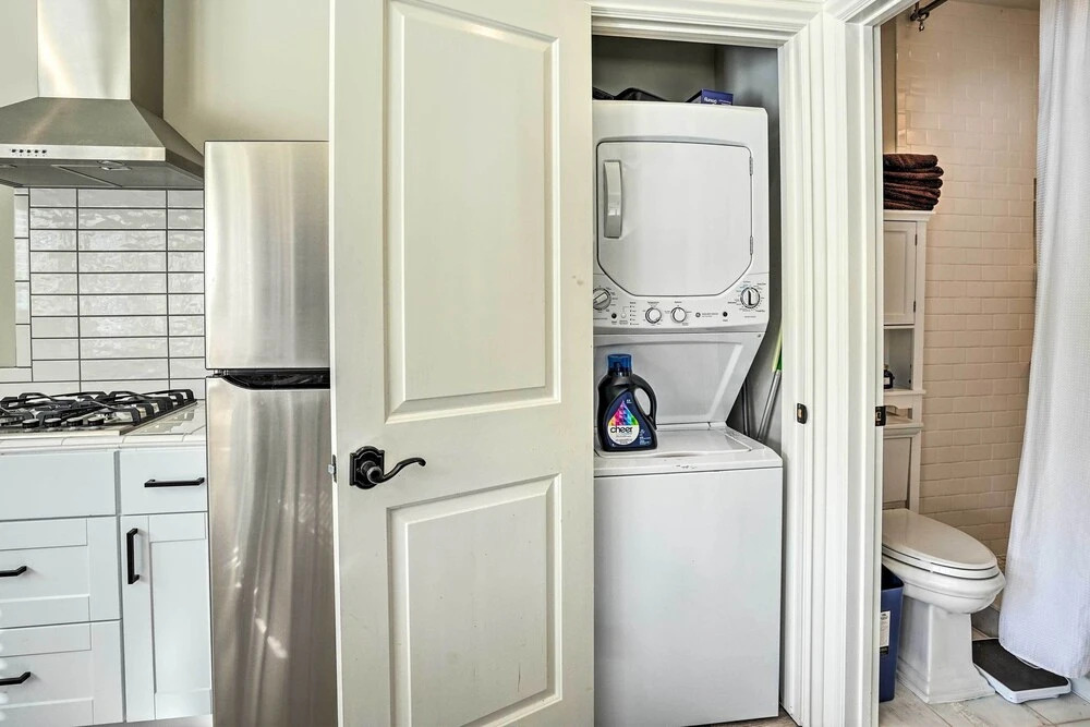 Pleasant Hill Studio w/ Pool & Hot Tub Access