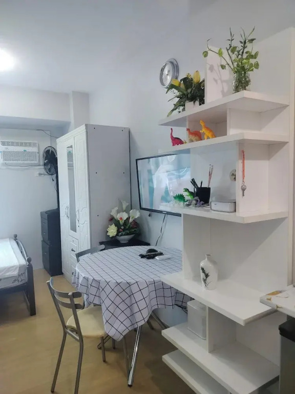 Cozy City Getaway in Quezon City - Entire Condo for Rent