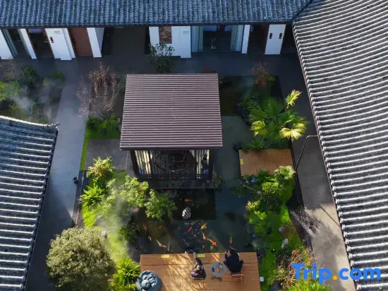 Jianshui Past and Present Courtyard Hotel
