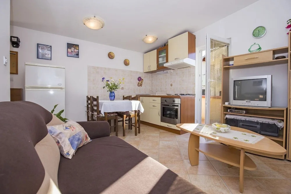 Apartment Emma Skatari