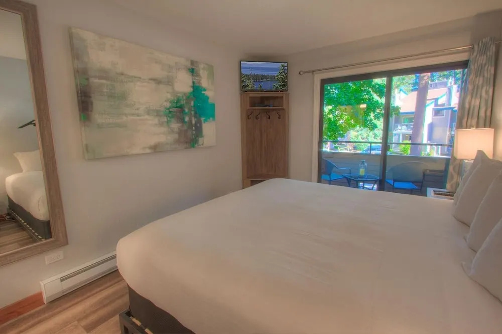 Heavenly Daze 1 Bedroom Condo by Redawning