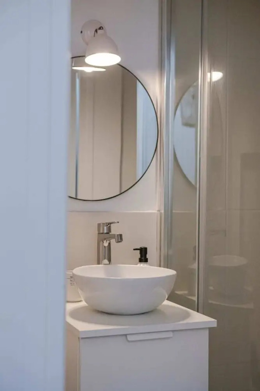 Cozy, Well-equipped Studio in Montmartre for 2!