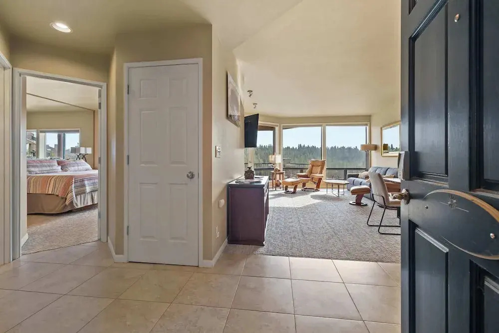 Riverview Retreat Picturesque 2 BDR in Resort!