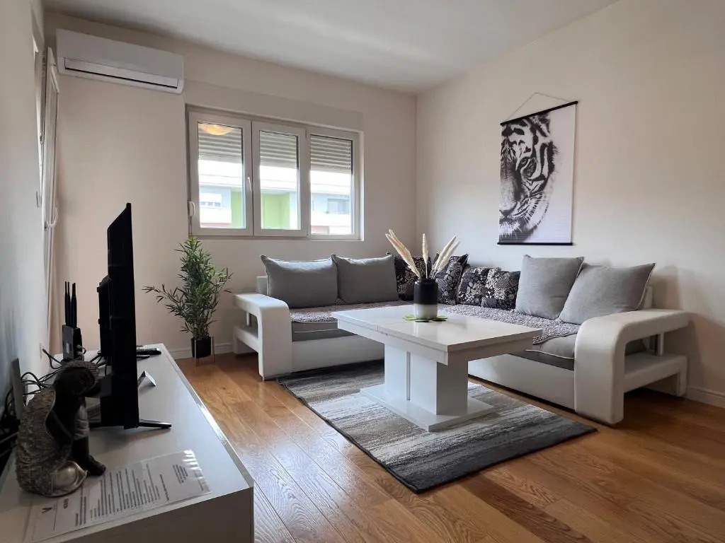 Apartment 79•Central Point