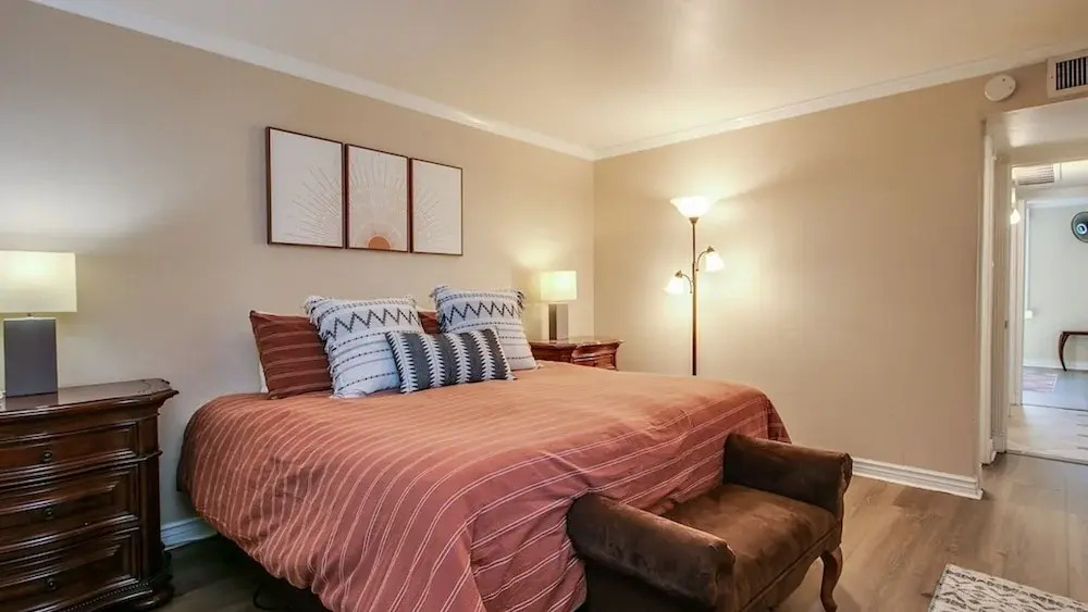2 Bdrm Condo in the Heart of Old Town Scottsdale!