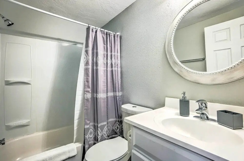 Cozy Montgomery Home: Walk to Lake Conroe!