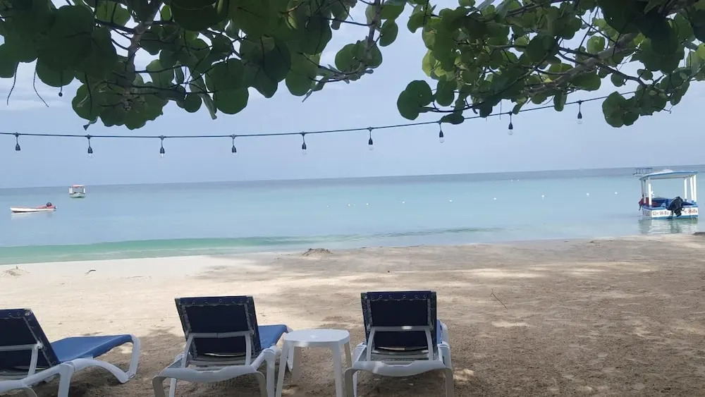 Secret Cabins at Firefly Beach Cottage