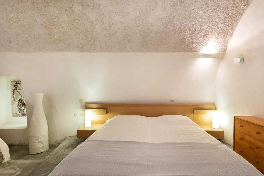 Andreas Cultural Cave House in Imerovigli, Santorini