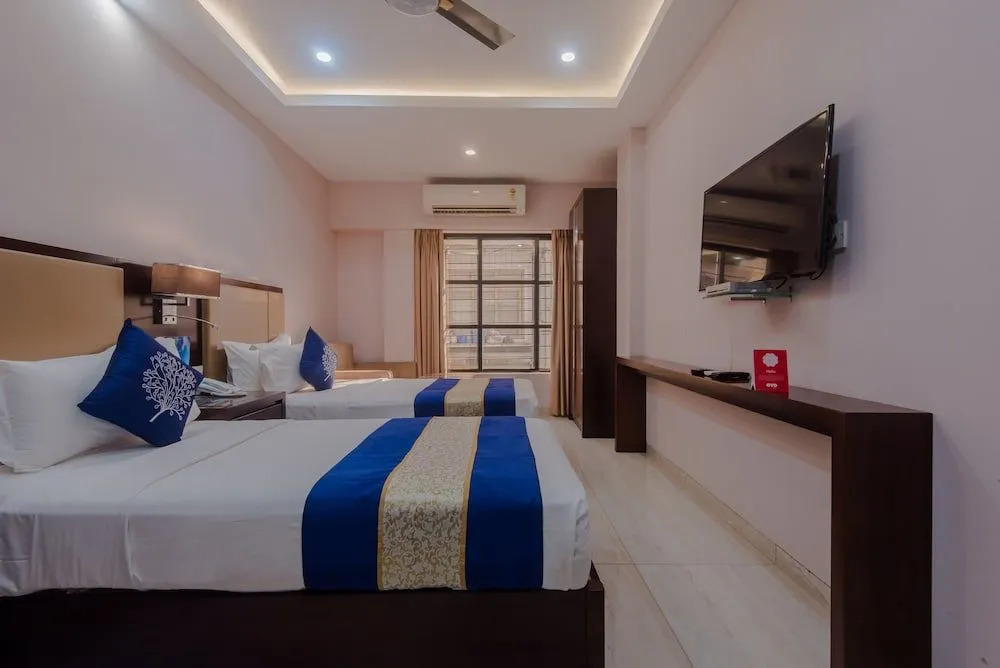 OYO Flagship 15439 Colaba