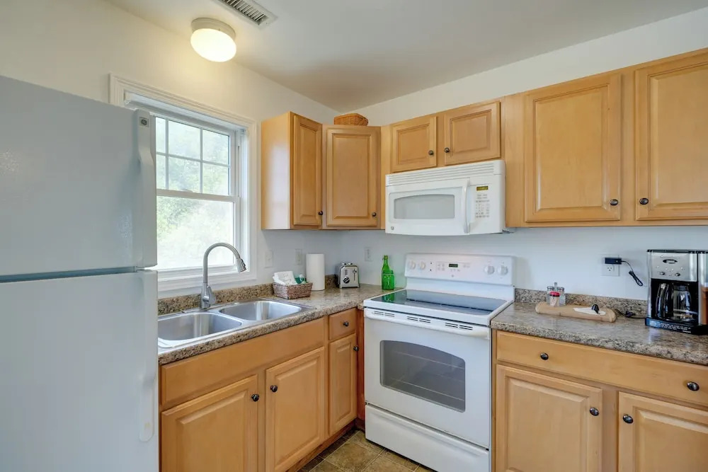 Buxton Apartment ~ 2 Mi to Lighthouse Beach!