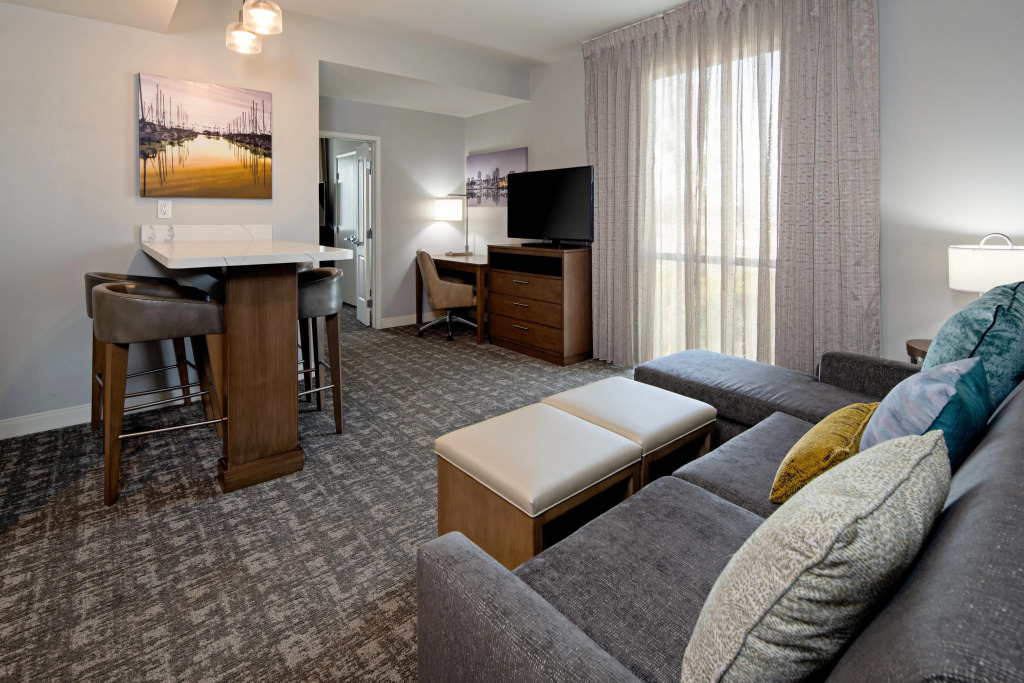 Staybridge Suites - Long Beach Airport by IHG