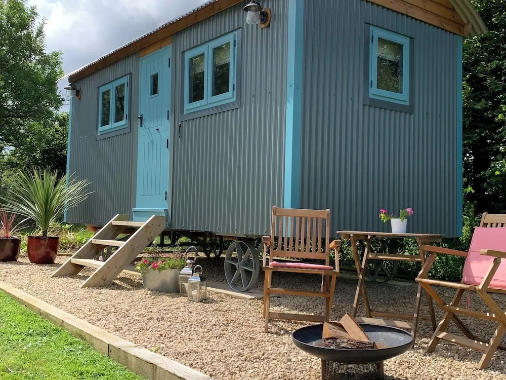 St. Kew Shepherd Huts
