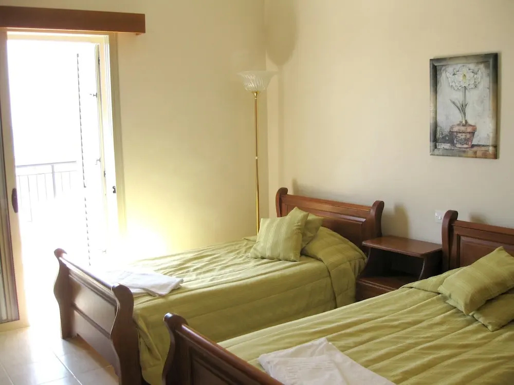 Property With 5 Bedrooms in Argaka Village, Paphos, Cyprus - 800 m From the Beach