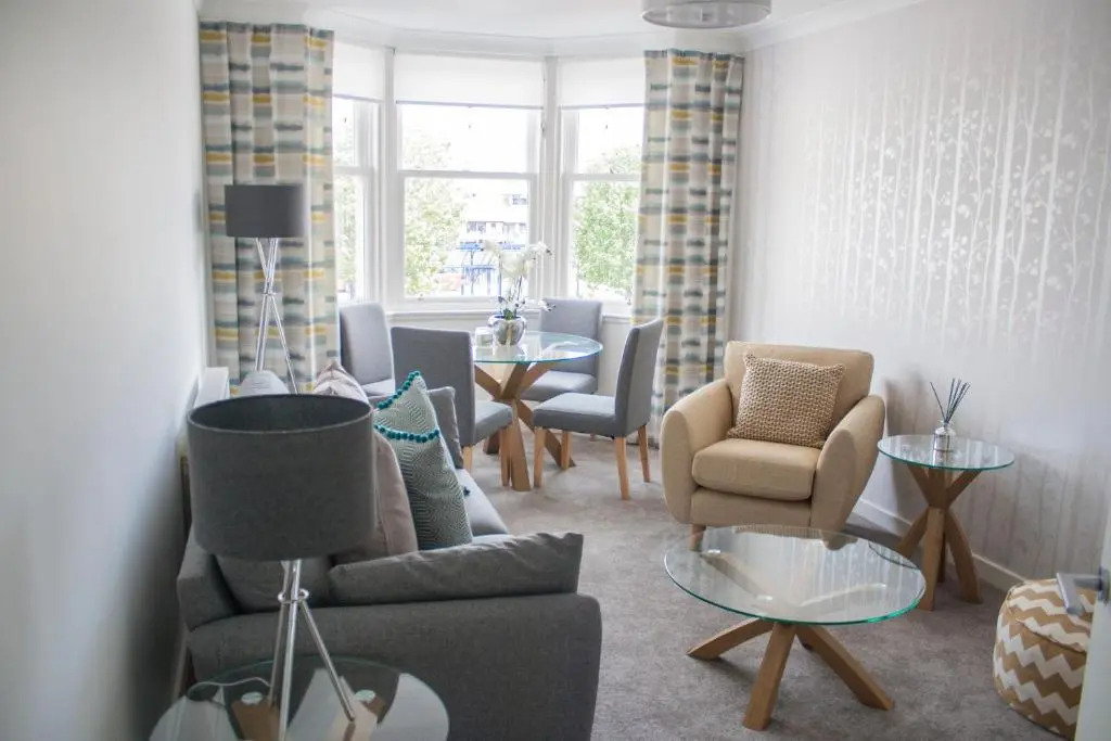 Lexington Apartments, entire apartment, sea view, private parking, wifi