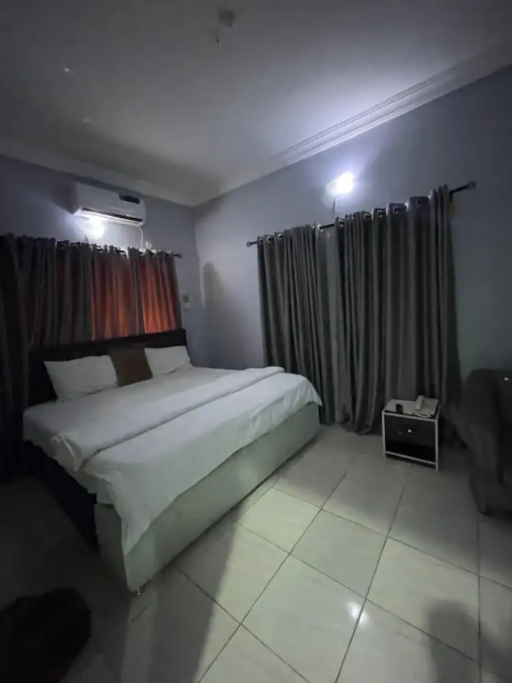 99 Apartment and Lounge Ltd