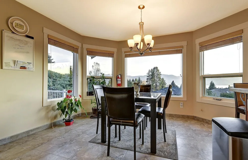 Beautiful Rodee Homestay -west Kelowna