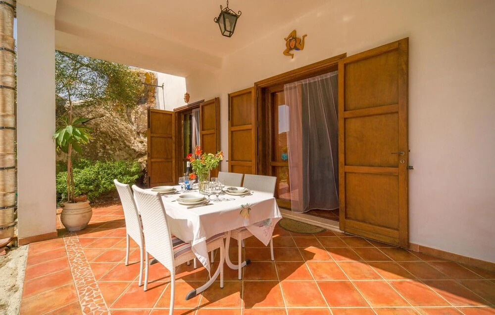 Beautiful Home in Calatafimi With 3 Bedrooms and Wifi