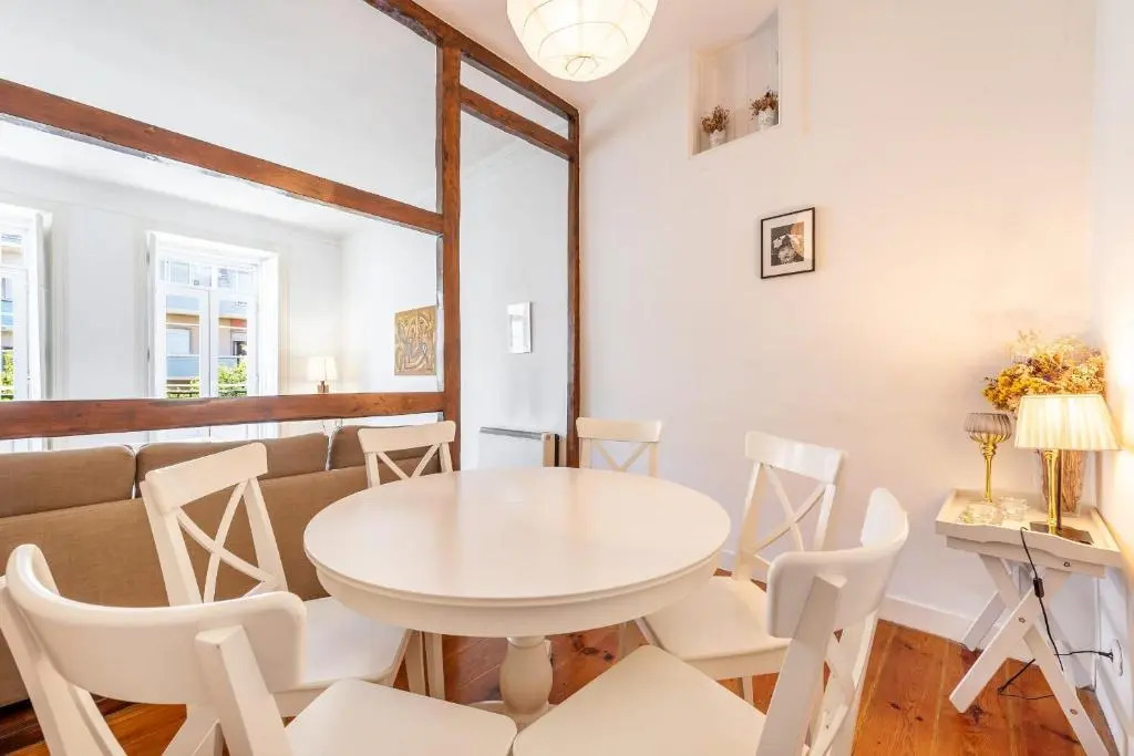 Guestready - Bright Family Home with Private Rooftop Terrace in Alcântara