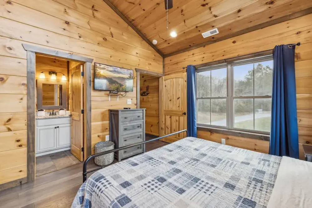 Eden Of The Smokies 5 Bedroom Cabin