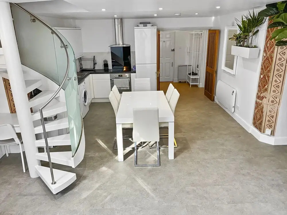 Rare 1-bed Church Converted Apartment in London