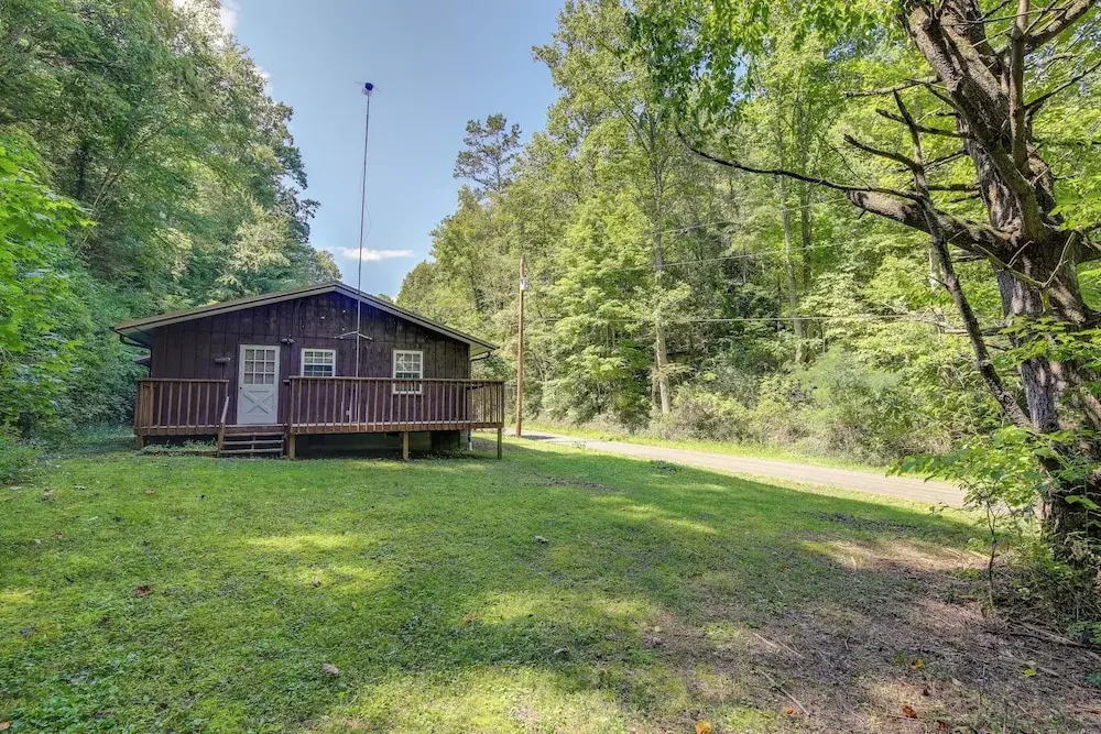 Step Into Nature! Gatlinburg Home w/ Rustic Charm