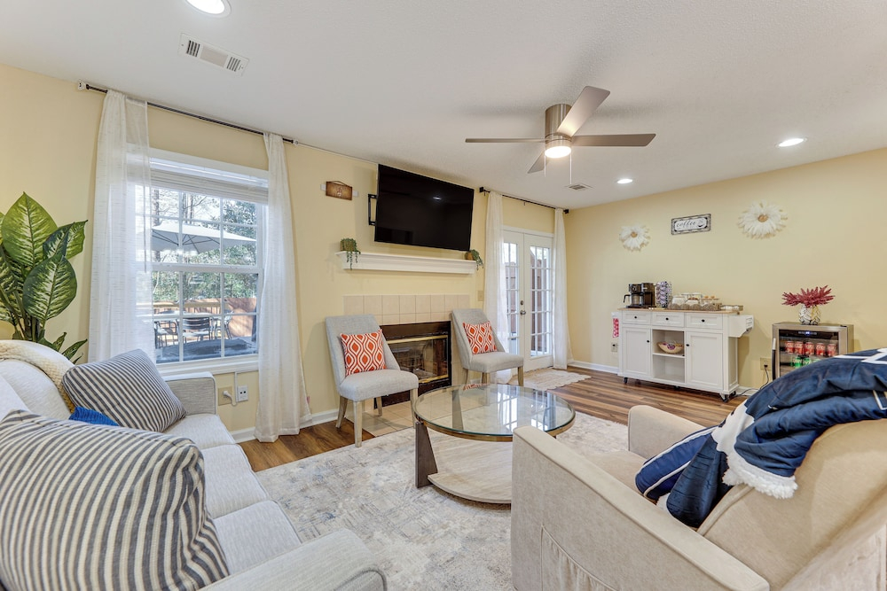 Great for Families! Quiet Auburn Getaway w/ Deck