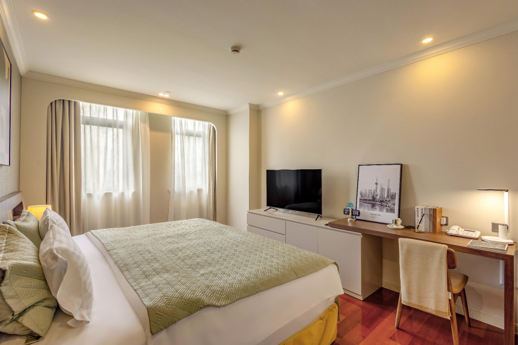 Апартотель Green Court Residence City Center Shanghai