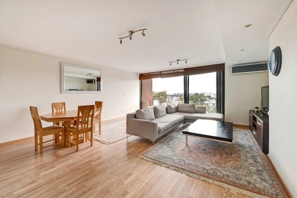 Two Bed Spacious 6th Floor Ocean Views