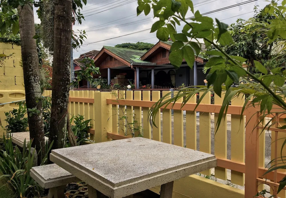Jao Yellow House
