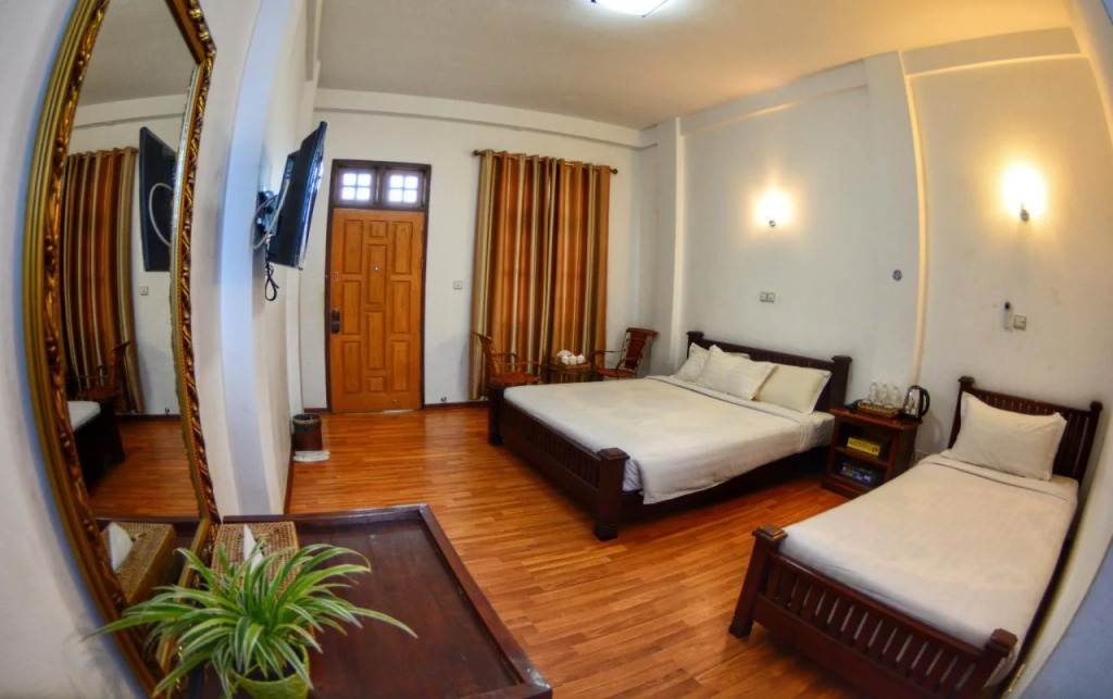 Hotel Spring
