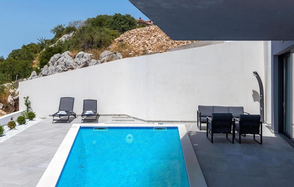 Awesome Home In Sibenik