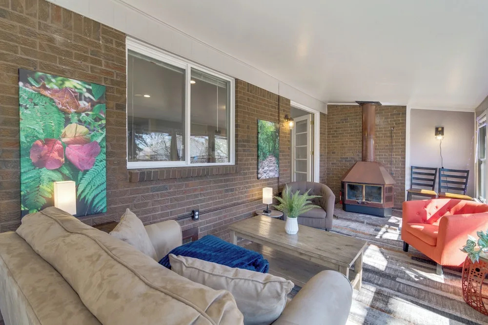 Hot Tub, Pool Table, BBQ Patio, Yard Games