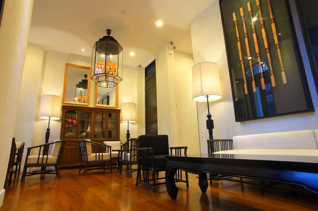 99 The Gallery Hotel