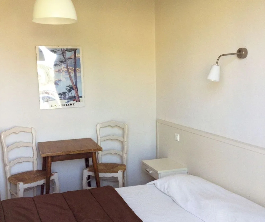 Hotel Cyrnos