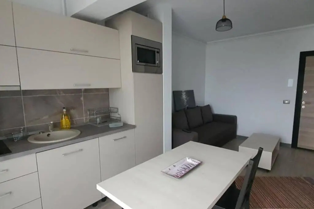 On Beach-Mamaia Residence