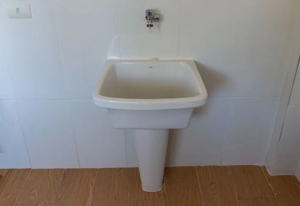 Apto a 280m da Praia do Itagu c Piscina e Garagem