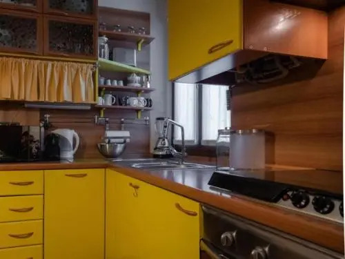 Stylish Boutique Apartment-City Center