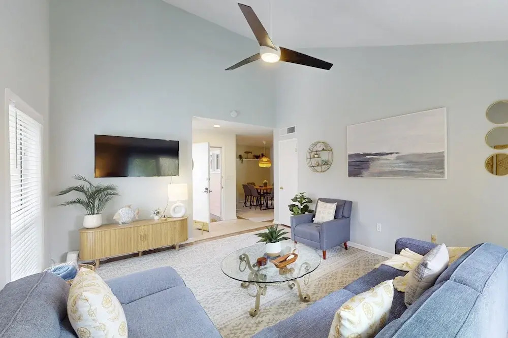 Spacious Condo With 2 Private Balconies, Beach Access and Pool