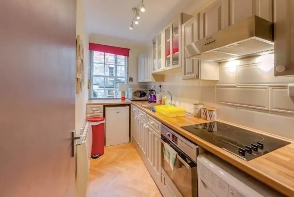 JOIVY Stylish Castle View Apartment