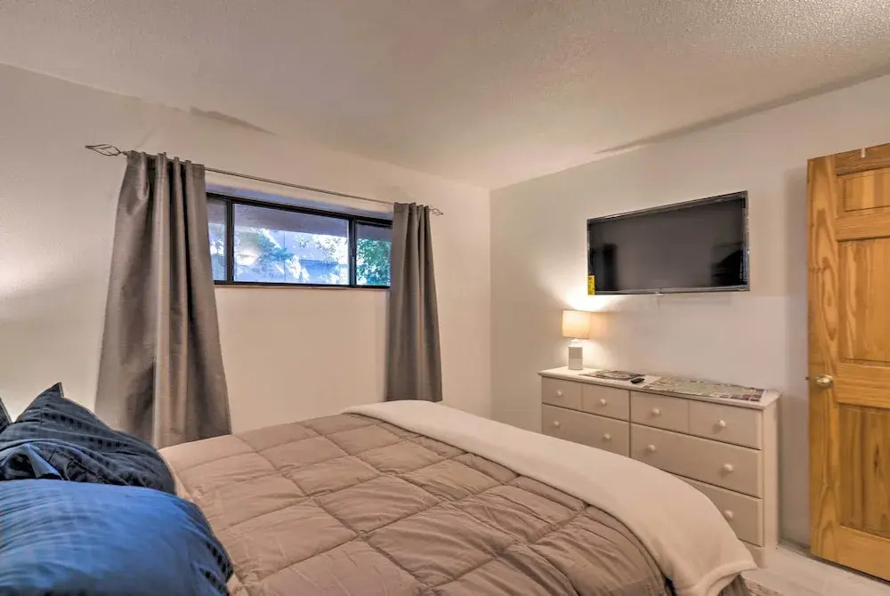 Santa Fe Bungalow ~ 2 Mi to Downtown!