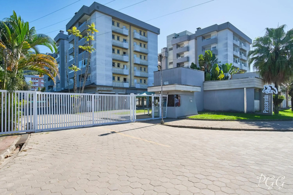 2 QUARTOS com Varanda Gourmet a 300m Praia Pereque Acu em Condomimio com PORTARIA 24h, ESTACIONAMENTO e Piscinas - Wi-Fi 300mbps
