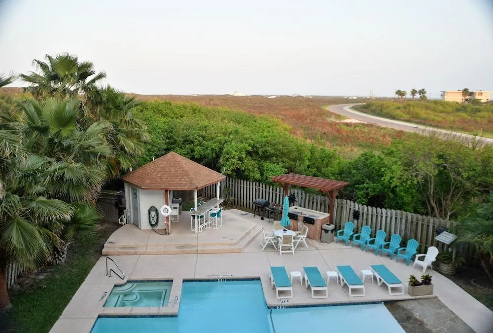 132 Sea Breeze Beachview - One Bedroom Condo