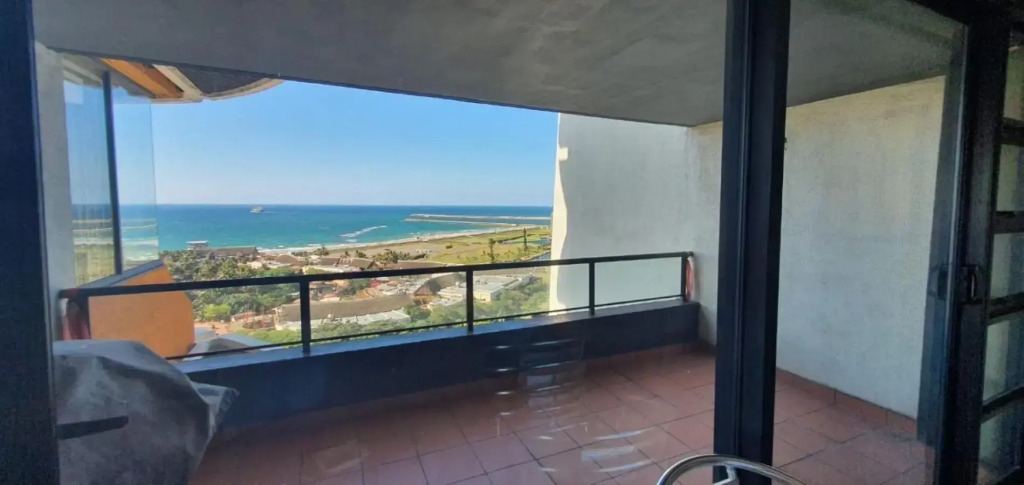 Accommodation Front - Tastefully Furnished 6 Sleeper with Ocean Views