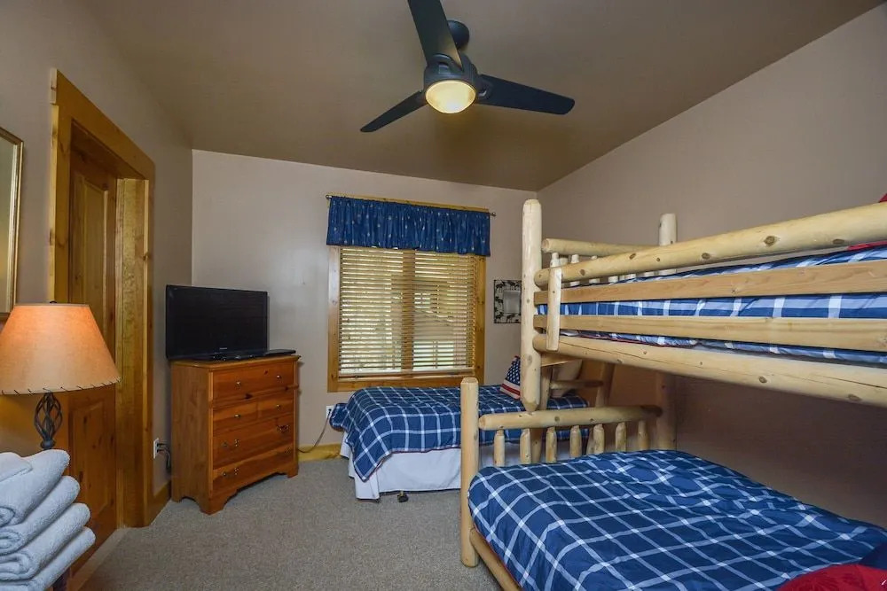 Tips Up 4 Bedroom Townhome