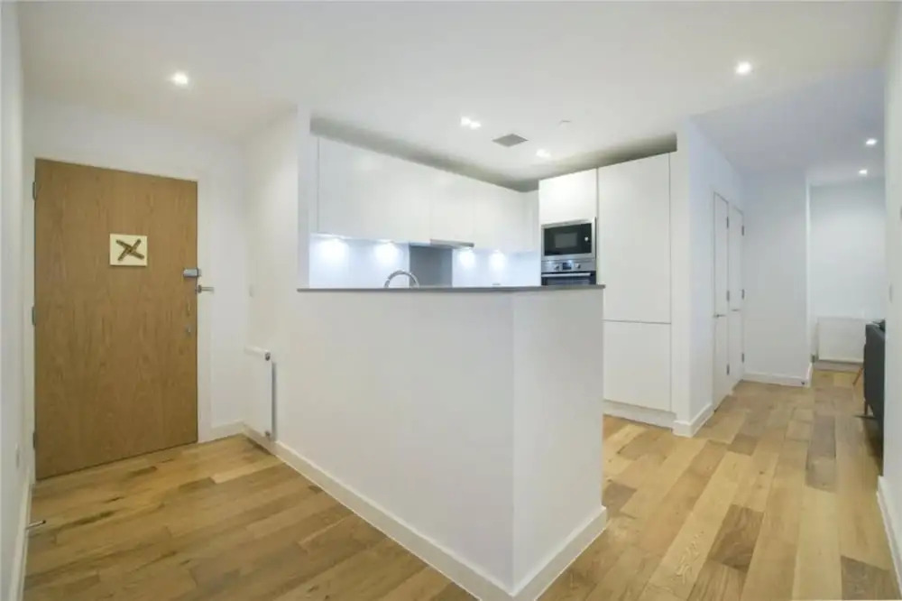 Incredible Newly Built 2 Bedroom Flat near Park